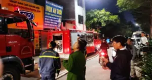 Cháy nhà Hà Nội: Cảnh sát phá cửa cứu 12 người trong đêm 20/11