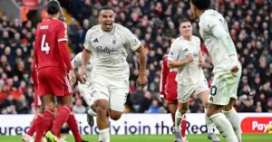 Liverpool thua đậm Nottingham Forest tại Anfield