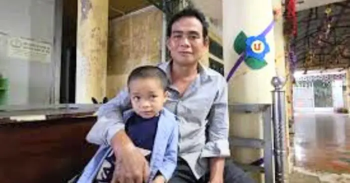 Thầy hiệu trưởng trích lương đóng tiền ăn bán trú cho học sinh khó khăn