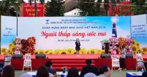 nữ sinh lớp 5 phát biểu không cần giấy