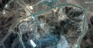 Iran ngừng làm giàu uranium