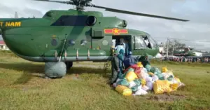 Trực thăng Mi-17 cứu trợ