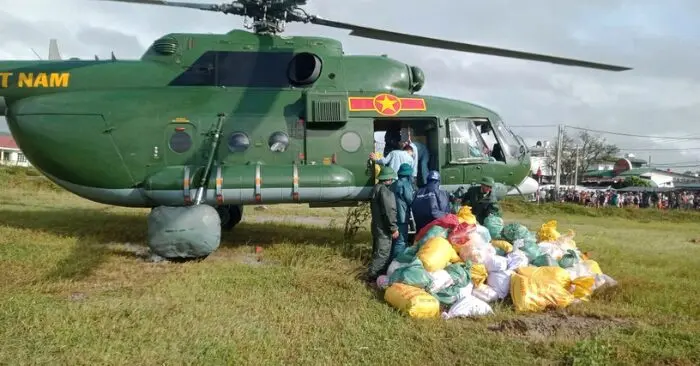Trực thăng Mi-17 cứu trợ