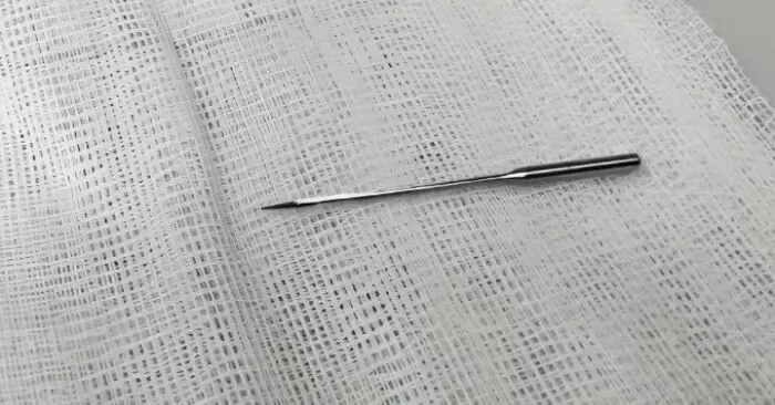 bé 11 tuổi suýt thủng ruột
