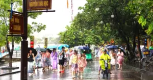 lụt giữa mùa hè Hội An