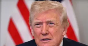tín nhiệm ông Trump xuống thấp