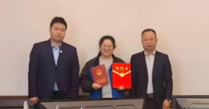 Ông chủ tặng 18 căn hộ giữ nhân viên