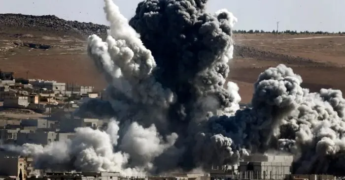 Mỹ ồ ạt không kích IS tại Syria