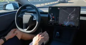 Tesla dừng bán và sản xuất xe vì quảng cáo sai sự thật