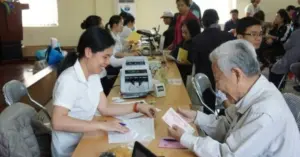 Người từ 75 tuổi được hưởng 100% viện phí