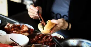 Ngộ độc bánh mì vì sao liên tiếp gây lo ngại