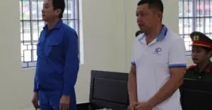 Cán bộ nhận tiền cấp phù hiệu xe không đủ chuẩn