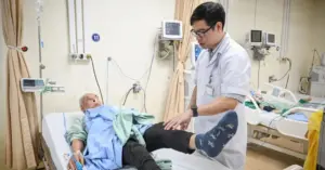 Đột quỵ cuối năm: Bác sĩ chỉ ra lý do tăng cao dịp Tết