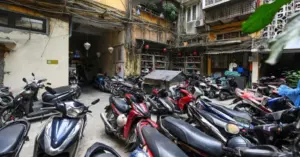 lo ngại thiếu đất xây bãi đỗ xe xăng và trạm sạc xe điện