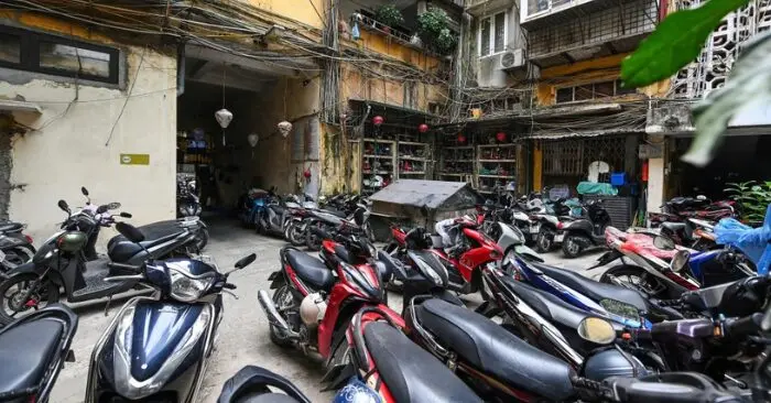 lo ngại thiếu đất xây bãi đỗ xe xăng và trạm sạc xe điện