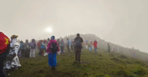 Kỹ năng leo núi miền Bắc cuối năm giúp du khách chuẩn bị đúng cách và tránh rủi ro khi trekking.