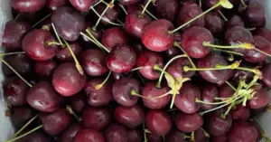 5 loại quả màu đỏ giúp tim khỏe mạnh mỗi ngày