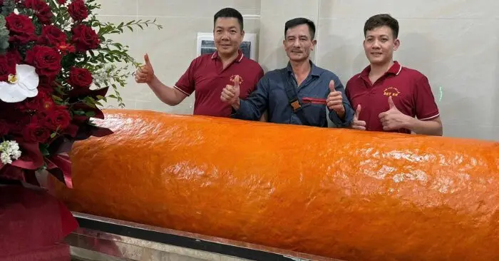 Chả quế Ước Lễ 120kg gây chú ý tại lễ hội ẩm thực