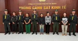 Làm giả dầu gió: Hàng trăm nghìn chai từ hóa chất công nghiệp