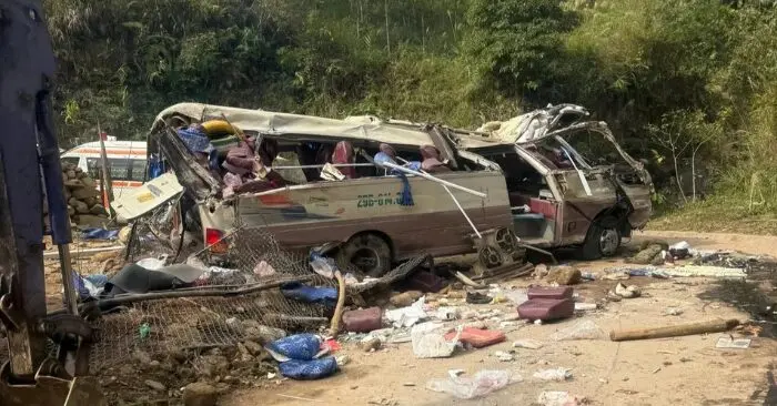 Vụ lật xe chở đoàn từ thiện: 3km cuối cùng định mệnh