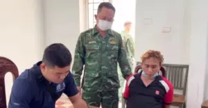 Anh trai lái Lexus tông em gái