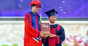 Chàng trai 10 năm làm phụ hồ