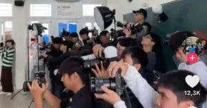 Lớp 12 chi 3,5 triệu đồng chụp kỷ yếu