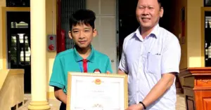 Nam sinh lớp 9 trả lại ví tiền