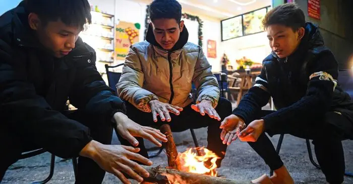 Không khí lạnh tràn về, miền Bắc chuyển rét