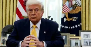 Tổng thống Trump dọa áp thuế vì tranh cãi Greenland