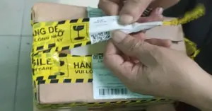 Nên làm gì khi bố mẹ nghiện mua hàng online theo KOL