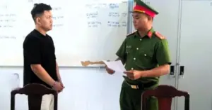 Bắt kẻ bị truy nã từ Campuchia về nước