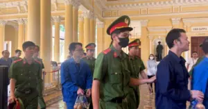 Vận chuyển trái phép tiền tệ: Tuyên án 15 bị cáo hơn 12.000 tỷ