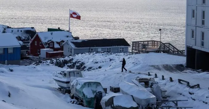 Tổng thống Trump dọa áp thuế vì tranh cãi Greenland