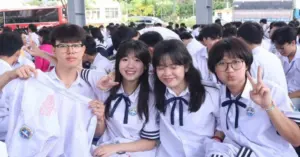 Bài thi lớp 10 tổ hợp 6 môn gây chú ý
