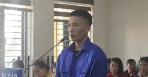 Cha dượng đánh con riêng bị phạt
