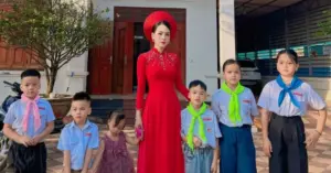 Mẹ 8 năm sinh 6 bé đẹp như hoa hậu,