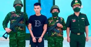Bắt nam thanh niên bị truy nã khi qua cửa khẩu Mộc Bài