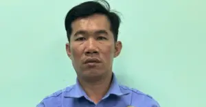 Thiếu nữ bị hành hung