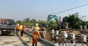 Đóng lối mở quốc lộ 5 qua đường sắt