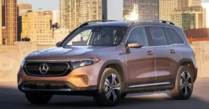 Mẫu xe điện Mercedes EQB chập cháy