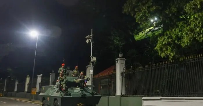 Vũ khí bí ẩn cực mạnh vô hiệu hóa cận vệ Tổng thống Maduro