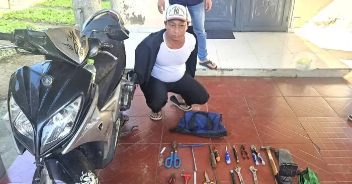 Siêu trộm đột nhập công ty lấy 10 máy tính
