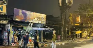 Cháy trụ điện đường Quách Điêu