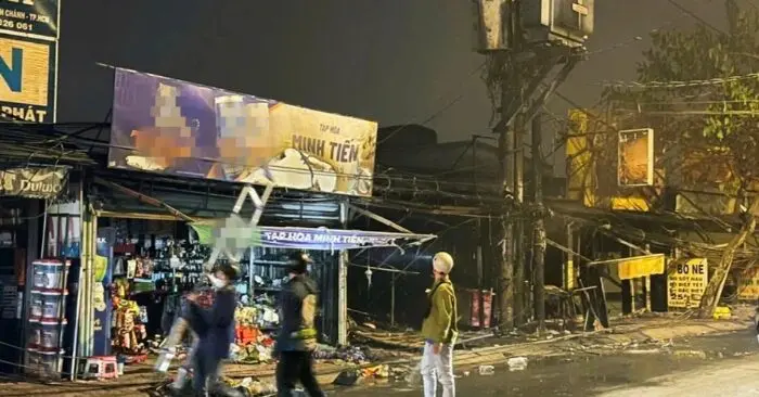 Cháy trụ điện đường Quách Điêu