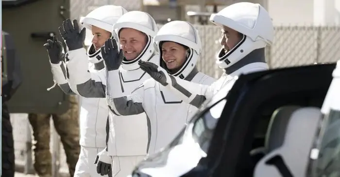 NASA đột ngột hủy nhiệm vụ ISS