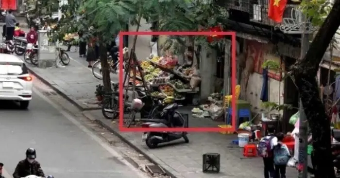 Lấn chiếm vỉa hè Hà Nội