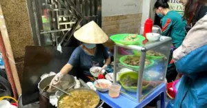 Bún chửi Hà Nội gây sốc vì kiểu bán hàng ép mua chỗ