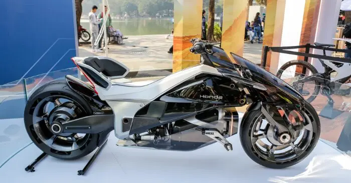 EV Outlier Concept xe máy điện tương lai của Honda