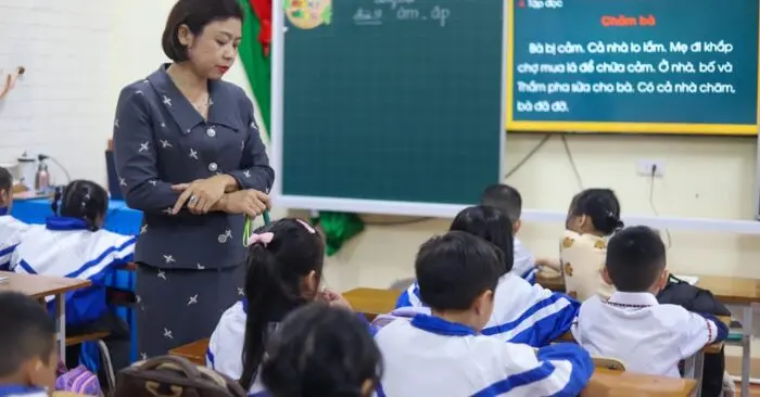 Nghịch lý giáo viên hợp đồng lâu năm vẫn ngoài biên chế